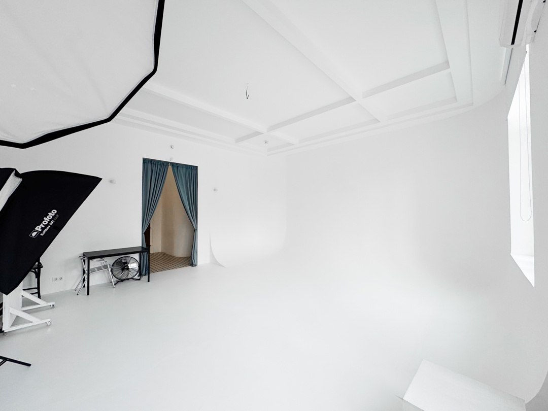 Фотостудия "10/11" зал "Циклорама"