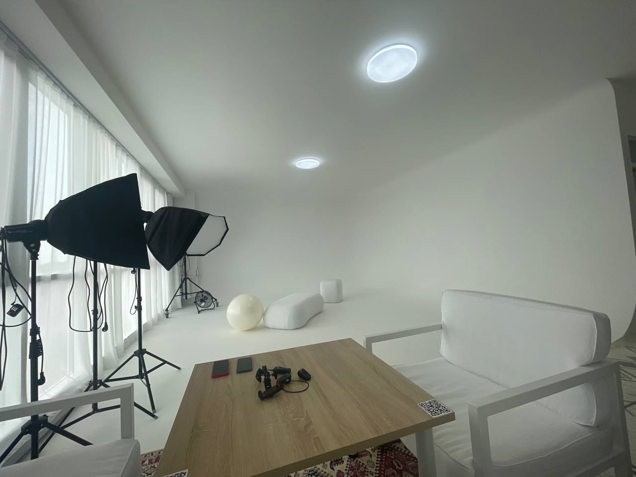 Фотостудия "White House" зал "Циклорама"