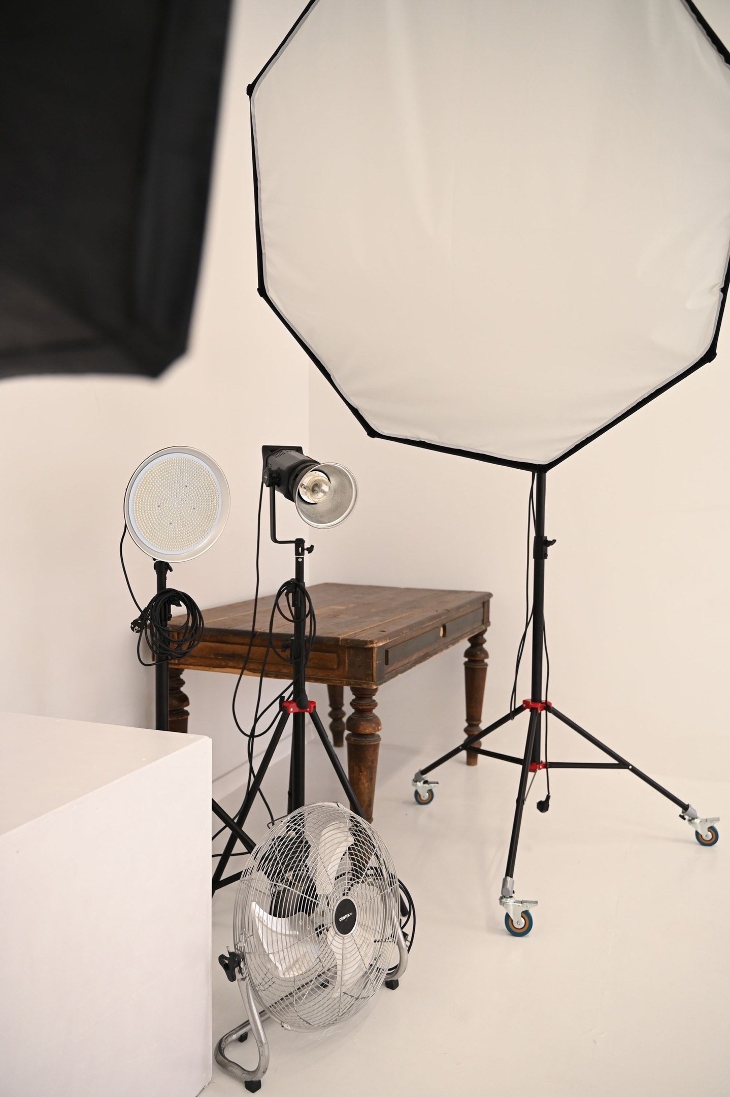 Фотостудия "Фотостудия ЧЁРНО/БЕЛАЯ" зал "Белый"