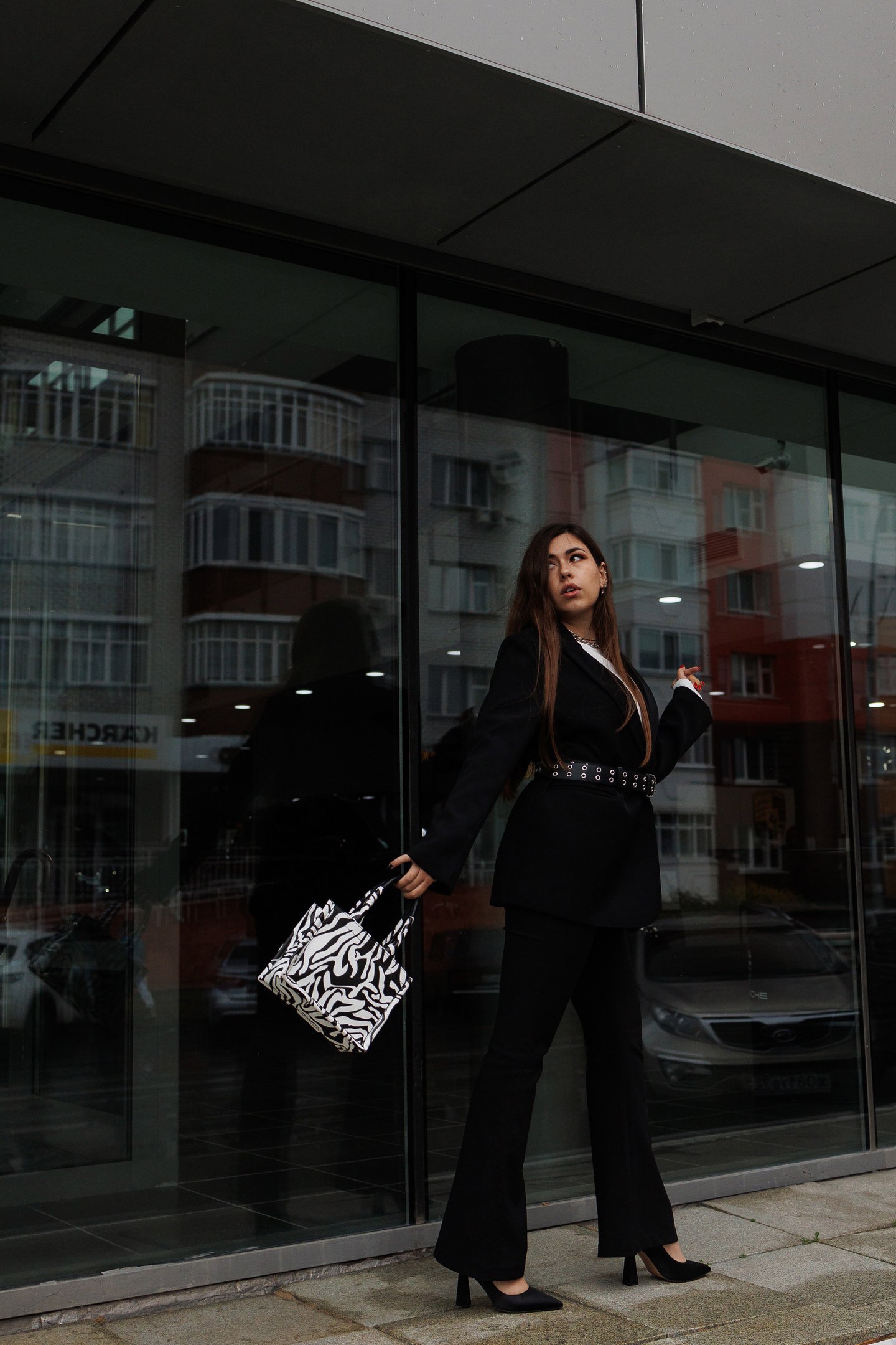 Автосалон Порше