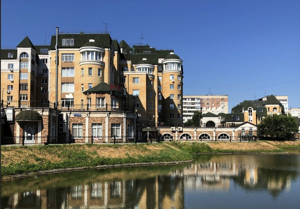 Обводненный карьер Школьный (рядом с Грин Хаусом)